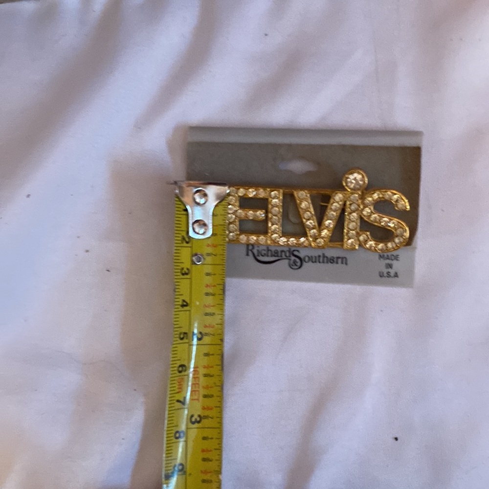 Vintage Elvis pin gold tone / bling - Picture 6 of 6